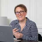 Jo  Hall