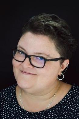 Ana-Maria-Headshot.jpg